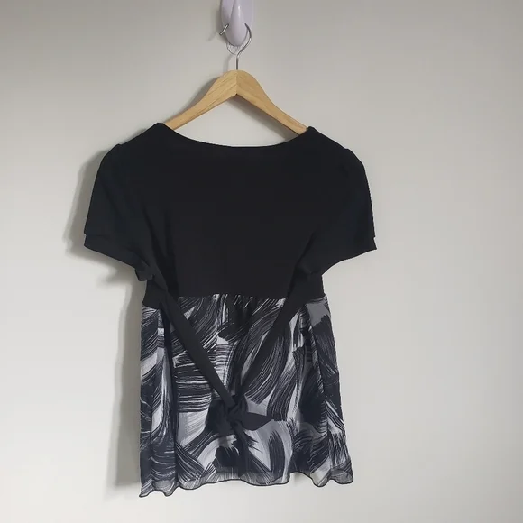 ⭐3/$25⭐ NWT Reitmans Women's Abstract Blouse Size LP - Picture 4 of 15